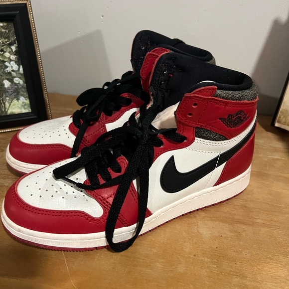 Air Jordan 1 Retro High OG Chicago ‘lost & found” - Picture 6 of 6